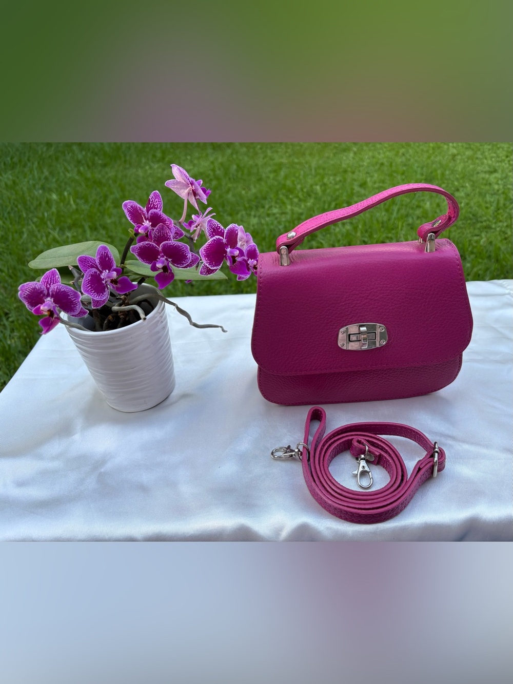 Vibrant classy fuschia Top-Handle pebbled Leather satchel from Italy - Picture 2 of 8